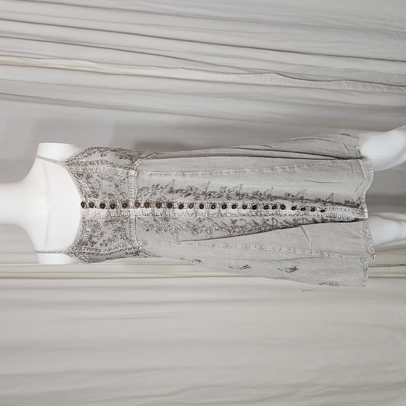 Devi Boho/ Indie Style Embroidered OSFM Basic Floral Button Down Mini Dress - Picture 1 of 10